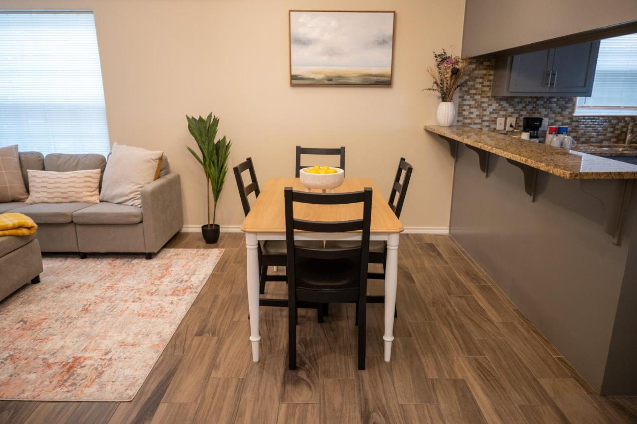 Fabulous King Size Bed In A Gated Neighborhood! Apartment Edinburg Luaran gambar