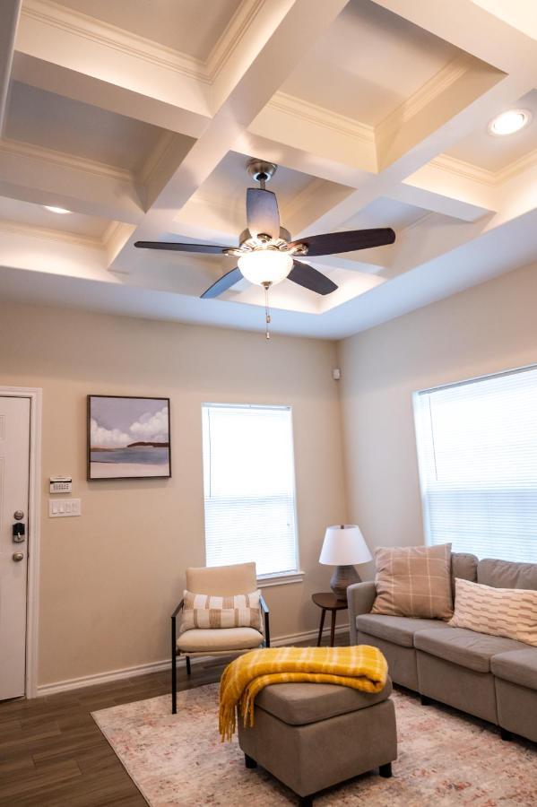 Fabulous King Size Bed In A Gated Neighborhood! Apartment Edinburg Luaran gambar