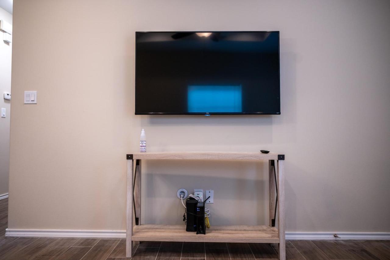 Fabulous King Size Bed In A Gated Neighborhood! Apartment Edinburg Luaran gambar