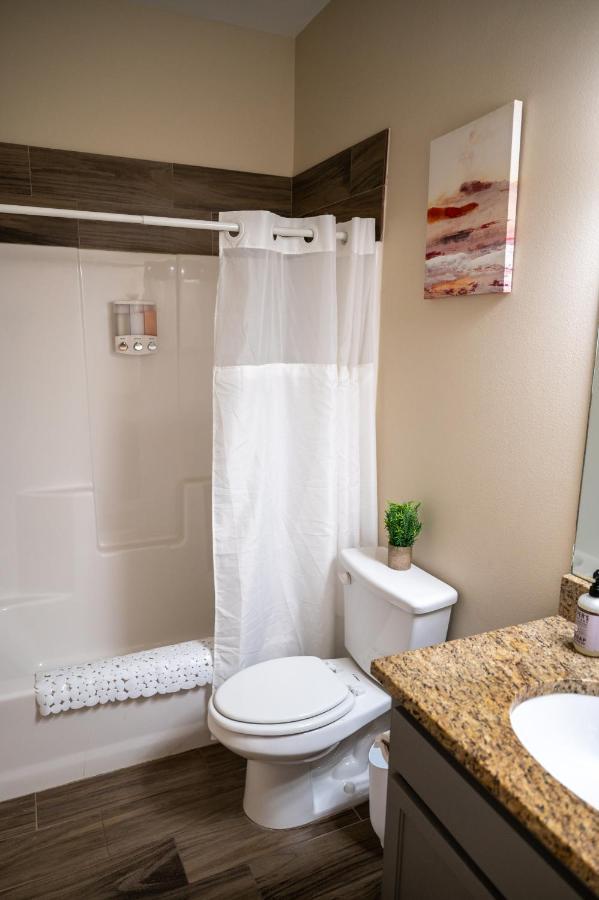 Fabulous King Size Bed In A Gated Neighborhood! Apartment Edinburg Luaran gambar